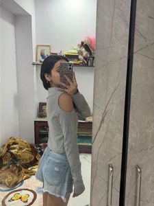 Cold Shoulder Ribbed Top