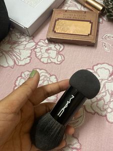 MAC brush