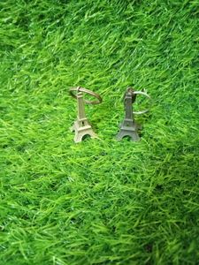Eiffel Tower Keychains (Set of 2) (freebie)