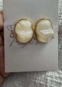 Elegant Marble Swirl Stud Earrings