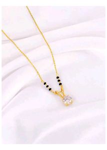 Elegant Gold Mangalsutra with Diamond Pendant