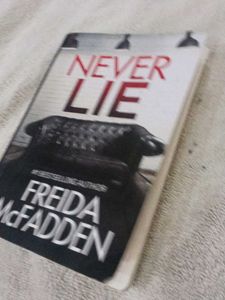 Never Lie by Freida McFadden Book