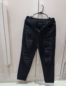 Black Distressed Jeans