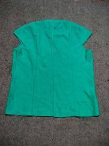 Green V-Neck Short Sleeve Top
