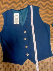 Teal Sleeveless Button-Down Top