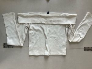 Off-Shoulder Ribbed Crop Top