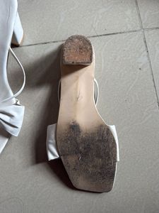 Stylish White Bow Heeled Sandals