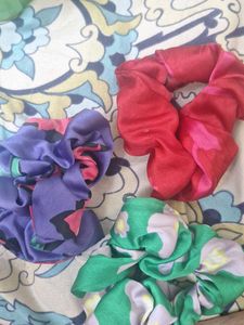 Vibrant Floral Print Scrunchies Set
