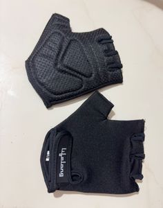 Black Fingerless Workout Gloves
