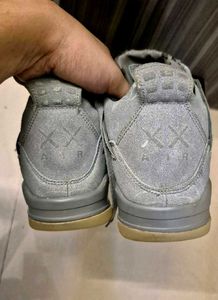 NIKE AIR JORDAN 4  "KAWS"