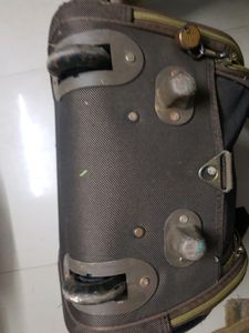 Strong Trolly Bag With Miner Flaws
