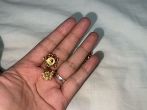 (SALE)Pearl And Red Stone Earrings