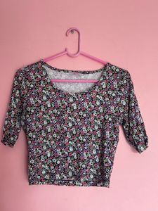 PRETTY FLORAL TOP