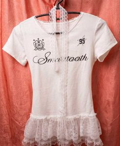 Cute White "Smarttooth" Lace Trim T-Shirt