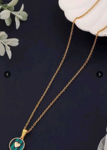 3 pieces Chic Trio of Pendants Necklace Set