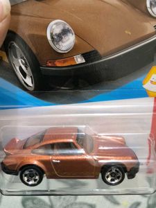 Hot Wheels Porsche 911 Carrera RS 2.7