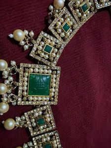 Exquisite Emerald &amp; Pearl Necklace Set