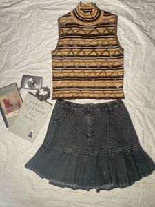 Sparkly Striped Turtleneck Sleeveless Top