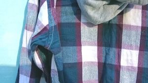 Chic Plaid Cropped Hoodie Shirt 💕✨