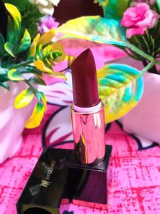 Myglamm Manish Malhotra Hi-Shine Lipstick - 4 gm (