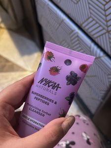 Nykaa Naturals Superberries &amp; Peptides Cleanser