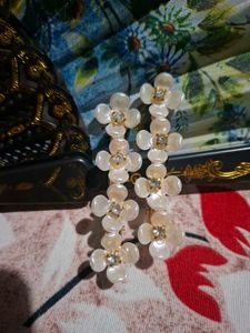 Elegant Floral Dangle hair clip