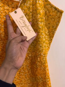 Berrylush Women Yellow Floral Printed Fit