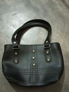 Stylish Black Handbag