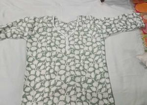 Short Embroidered Cotton Kurta