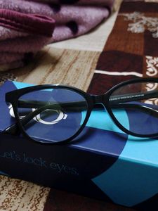 Stylish Cat-Eye Eyeglasses