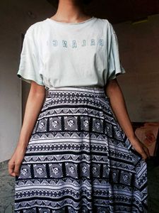 Monochrome Patterned long Skirt