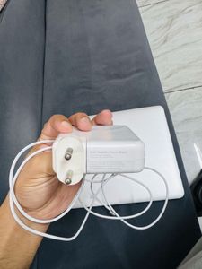 Apple MacBook Pro Laptop