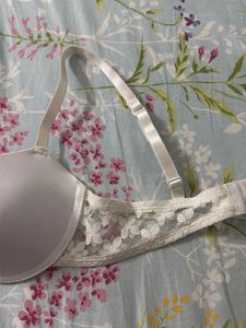 Classic White Lace Trim Bra- padded &amp;underwired