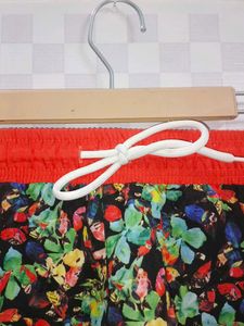 (1000)Floral Print Swim Shorts