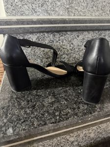 Mochi wedge black heel