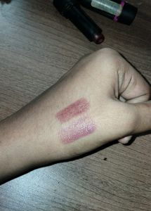 2 Lipstick Shades