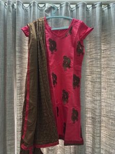 Elegant Bright Pink Kurta Set with peacock embroid