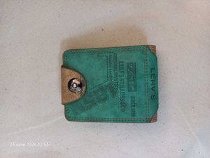 Stylish Green Leather Bifold Wallet