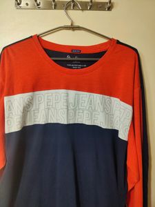 Men's Casual Tshirt.Like New. Good Condition.