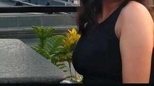 basic black bodycon midi dress