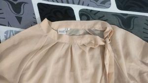 cute peach lace detailing top🤍