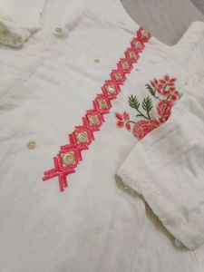 White Kurta with Floral Embroidery