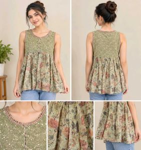 ✨ Beautiful Combo Set – 2 Stylish Tops/Shirts ✨