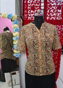 Chic Floral Print Short Sleeve Button-Up Top