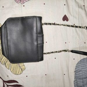 Chic Black Crossbody Bag with Chain Strap