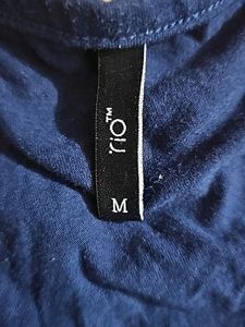 Its A Elastic Type Top