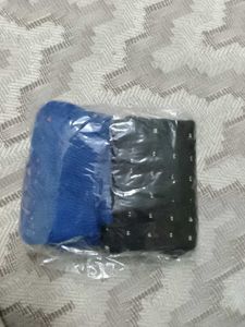 Unused 2 pair polka dots printed ankle socks