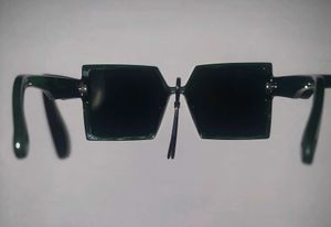 💎 One-Of-A-Kind Bottle Green Floral Sunglasses