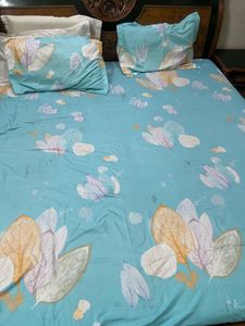 Beautiful Leaf Print Bedsheet Set
