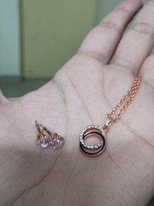 Elegant Circle Pendant Necklace